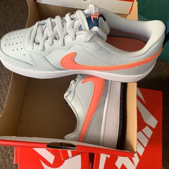 Nike court borough pure platinum shoes. Never worn. Brand new. Box has no lid - Picture 11 of 12